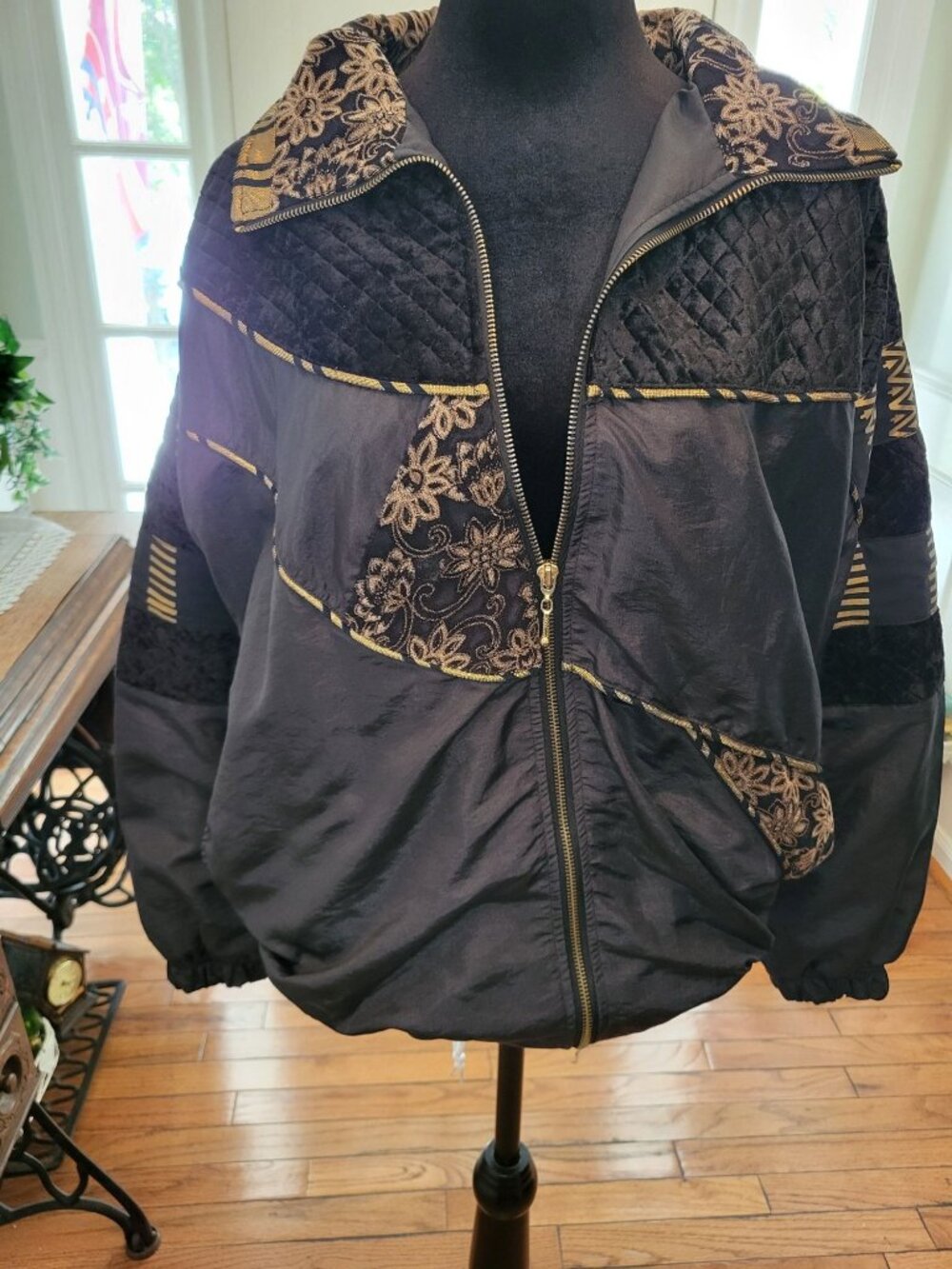 Vintage 80s Great Cavalier Black Gold Nylon Windbreaker Quilted M Velvet Glam